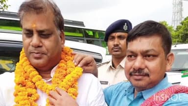 डुमरांव: पूर्व मंत्री और पूर्व जदयू जिलाध्यक्ष संतोष कुमार निराला का महादलित आयोग का अध्यक्ष बनने पर पुराना भोजपुर में हुआ स्वागत