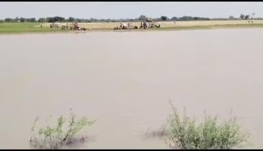 सवायजपुर: फदुल्लापुर निवासी एक युवक गंभीरी नदी में डूबा, पुलिस गोताखोरों की मदद से युवक की तलाश में जुटी