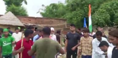 उचकागांव: उचकागांव थाना क्षेत्र के विभिन्न गांव में पुलिस और समाजसेवियों की मौजूदगी में शांतिपूर्ण संपन्न हुआ मोहर्रम का जुलूस