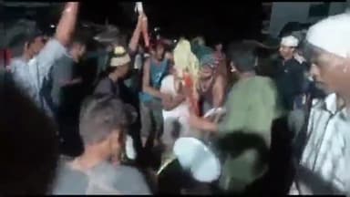 खुरई: बरोदिया नोनागिर में मुस्लिम समाज ने सवारी के साथ निकाले ताजिया, बड़ी संख्या में मुस्लिम समाज के लोग हुए शामिल