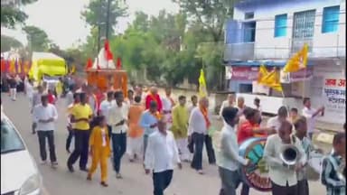 रामगंजमण्डी: एकादशी पर गिरिराज धरण की रामगंज मण्डी में कराई गई नगर परिक्रमा, उमड़े श्रद्धालु