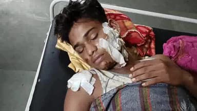 छतरपुर नगर: नए खेड़ा में घर से स्कूल जाते समय बाइक से गिरकर युवक बुरी तरह से घायल, जिला अस्पताल में भर्ती