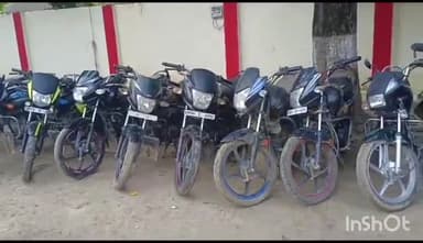 उन्नाव: सदर कोतवाली पुलिस ने अचलगंज तिराहे के पास से 4 शातिर वाहन चोरों को किया गिरफ्तार, 17 बाइक बरामद