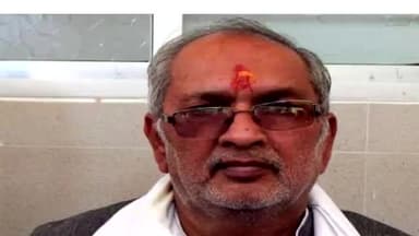 चौपारण: चौपारण में बिजली की समस्या को लेकर पूर्व विधायक ने अधीक्षक अभियंता से की मुलाकात