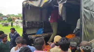 सोहागपुर: सिंहपुर थाने में पदस्थ प्रधान आरक्षक की सड़क दुर्घटना में हुई मौत, सिंहपुर थाना स्टाफ ने थाना परिसर में दी श्रद्धांजलि