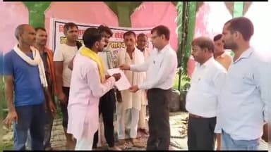 अतर्रा: बिसंडा में किसानों ने विद्युत समस्याओं को लेकर अपना अनशन किया समाप्त, अधीक्षण अभियंता के आश्वासन पर मानें किसान