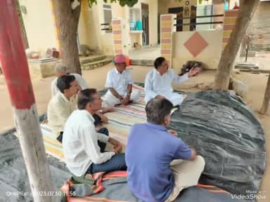 रानीवाड़ा: चांदूर गांव में पानी में डूबने से हुई युवक की मौत, भाजपा विधायक ने मृतक के घर पहुंचकर परिजनों से की मुलाकात