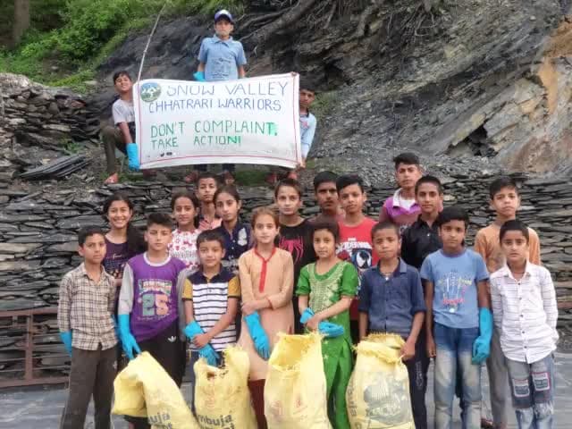 भावी पीढ़ी को स्वस्थ वातावरण के लिए वर्तमान में चर्चा करना आवश्यक है,पर्यावरण संरक्षण के प्रति बच्चों को जागरूक करना व पर्यावरण संरक्षण के लिए उनकी सहभागिता होना आवश्यक है।

#chhatrari #snowvalleywarriors #healinghimalayas #next #genration