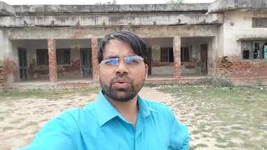 यह #मितौली_तहसील_भूलेख कर्मचारी बैठने की जगह यह #ट्रिलियन_इकोनामी हैं या फिर #राजा_महमूदाबाद की कोठी को हड़पने की साजिश?