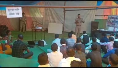 कोंडागांव: ग्राम पंचायत बुनागांव में कोंडागांव कोतवाली पुलिस ने जागरूकता हेतु चलित थाना का किया आयोजन