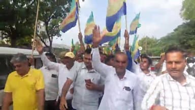 अजमेर: अभिनव राजस्थान पार्टी ने संभागीय आयुक्त कार्यालय पर किया प्रदर्शन 11 सूत्री मांगों का मांग पत्र अतिरिक्त संभागीय आयुक्त