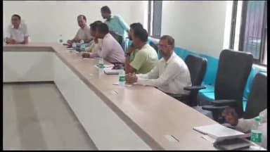 हिलसा: हिलसा अनुमंडल कार्यालय के सभागार में एसडीओ सुधीर कुमार ने अनुश्रवण समिति के सदस्यों के साथ किया बैठक