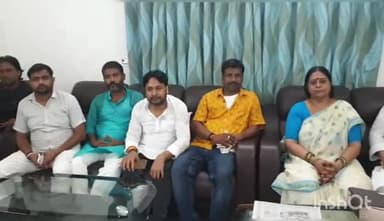 खगड़िया: शहर के परिसदन में लोजपा रामविलास के राष्ट्रीय अध्यक्ष चिराग पासवान का 6 अगस्त को होने वाले कार्यक्रम लेकर बैठक आयोजित