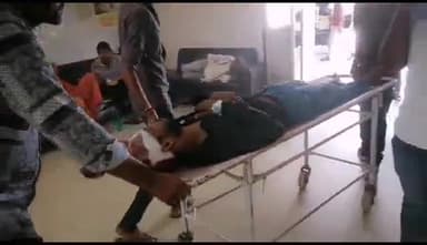 टीकमगढ़: मोंगना गांव निवासी व्यक्ति सड़क हादसे में गंभीर रूप से हुआ घायल, ज़िला अस्पताल से सागर मेडिकल कॉलेज रेफर