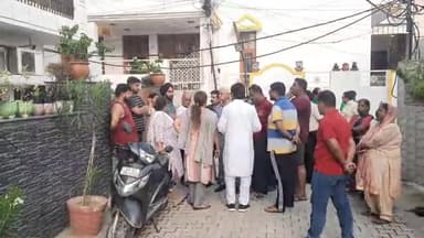 अम्बाला: वार्ड 6 स्थित फ्रेंड्स कॉलोनी निवासियों ने पार्षद अर्चना छिब्बर को बुलाकर बताई इलाके की समस्याएं