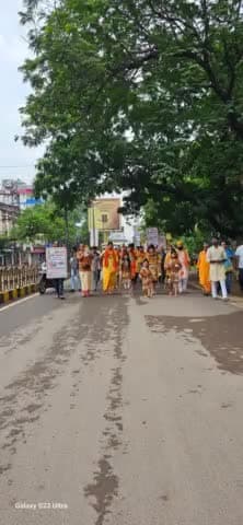 भोले बाबा की अपार कृपा से आज सावन सोमवार के पावन दिन पर #कावड़_यात्रा निकाला गया जिसमे सौभाग्य पूर्वक सम्मिलित हुआ। 7 पावन नदियों के जल से श्री बैद्यनाथ धाम में जल अभिषेक भी किया गया।