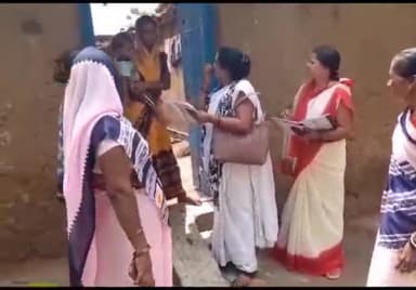 करपी: शांतिपुरम में आंदोलन कर रहीं आशाओं ने ANM को मिशन इंद्रधनुष कार्यक्रम को सफल बनाने हेतु किए जा रहे सर्वे को करने से रोका