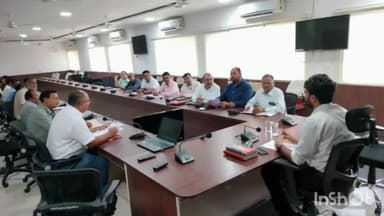 सोहागपुर: कलेक्ट्रेट कार्यालय के विराट सभागार में जिला सहकारी विकास समिति सीडीसीडी की बैठक हुई संपन्न