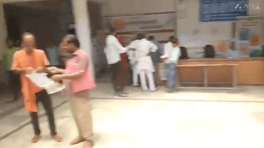 चितरंगी: कलेक्ट्रेट सभागार पर कलेक्टर ने की 140 आवेदन पत्रों पर जन सुनवाई, कई समस्याओं का मौके से कराया निराकरण