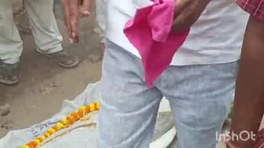 डुमरांव: BJP कार्यकर्ताओं ने शहर में अपनी ही पार्टी के सांसद अश्विनी चौबे की नीतियों से नाराज होकर निकाली शव यात्रा