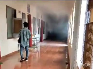 सुकमा: सुकमा के कलेक्ट्रेट में शार्ट सर्किट से लगी आग कर्मचारियों ने बुझाई कई घण्टो बाद बहाल हुई व्यवस्था