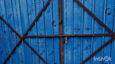 चौपारण: चौपारण के चतरा मोड़ निवासी सरदार चरणजीत सिंह के घर के आगे बना रिसोर्ट, घर में कैद हुआ परिवार लगाई मदद की गुहार