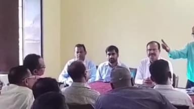 नौतन: नौतन प्रखंड मुख्यालय में जातीय जनगणना कार्य की ADM ने की समीक्षा, ससमय कार्य पूरा करने के दिए दिशा निर्देश