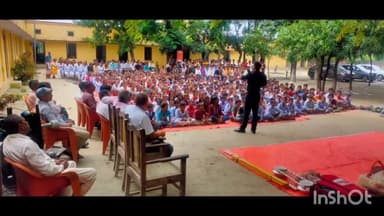 महसी: बलभद्र सिंह इंटर कॉलेज एरिया में NDRF की टीम ने स्कूल सुरक्षा कार्यक्रम के तहत छात्रों को किया जागरूक