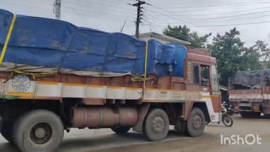 सुकमा: कोण्टा के पास 5 दिन बाद सड़क से हटा बाढ़ का पानी दक्षिण भारत के लिए आवागमन हुआ बहाल सैकड़ों यात्रियों ने ली राहत की सांस