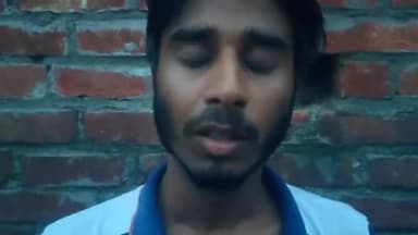 इकौना: जनता धर्मकाटा के पास ग्राहक सेवा केंद्र पर धारदार हथियार लेकर घंटों तक बैठा अज्ञात व्यक्ति, संचालक ने पुलिस को सौंपा