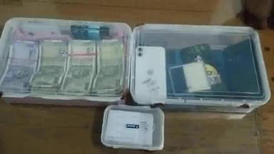 झांसी: राजगढ़ मे पुलिस ने 8 जुआरियों को पकड़ा,1 लाख 25 हज़ार रूपए, 5 लाख के मोबाइल, 1 स्कार्पियो कार और बाइक की बरामद