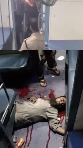 CRPF जवान ने ट्रेन में अपने अधिकारी मीणा व तीन मुस्लिम युवको की हत्या कर दी। और कहा हिन्दुस्तान में रहना है मोदी योगी कहना है।