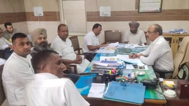 जगाधरी: बिजली निगम कार्यालय में भारतीय किसान यूनियन ने एसई से मुलाकात कर समस्याओं से कराया अवगत