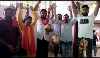 सरायनन्दन में विश्व वैदिक सनातन संघ के द्वारा सपा नेता स्वामी प्रसाद मौर्य के बुद्धि-शुद्धि के लिए किया गया यज्ञ