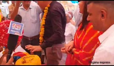 *जिला नागौर* *डेगाना से रिपोर्टर माणक  तोषनीवाल*डिप्टी साहेब के सम्मान समोरह मे डेगाना मे रीड न्यूज़ एवं डेगाना एक्सप्रेस टीम की और से साफा व लॉकेट पहनाकर किया आभार और स्वागत लंबे समय से अपनी सराहनीय सेवा देने के बाद डेगाना डिप्टी रहे नंदलाल