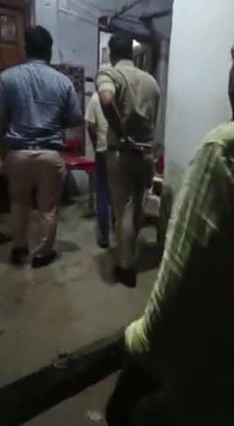 *बिल्हौर में नाबालिक हिन्दू बच्ची को मुस्लिम युवकों द्वारा अपहरण की सूचना मिलते ही रात 2 बजे बिल्हौर थाने पहुँचे विधायक।