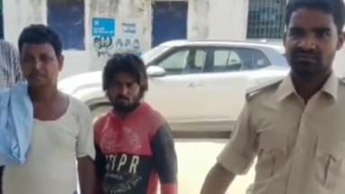 पालीगंज: पालीगंज मध निषेध पुलिस ने रामपुर नगमा  गांव के समीप सड़क से हल्ला हंगामा करते हुए दो शराबी गिरफ्तार