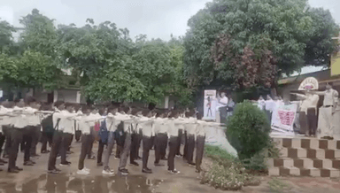 चितरंगी: विशेष जागरूकता अभियान 'अभिमन्यु’ के द्वितीय चरण में जनपद के अलग-अलग स्थानों पर किया जा रहा है जागरूकता कार्यक्रम