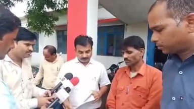 गुनौर: पत्रकार के साथ हुई अभद्रता को लेकर रेपुरा क्षेत्र के पत्रकारों ने तहसीलदार को सौंपा ज्ञापन