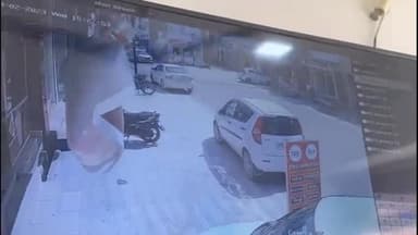 करणपुर: श्रीकरणपुर दुकान में चोरी की वारदात सीसीटीवी में कैद होने पर पुलिस ने बुआ भतीजी को शांति भंग के आरोप में किया गिरफ्तार