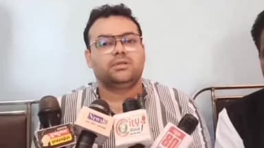 मुरादाबाद: बुद्धि बिहार में प्रेस वार्ता कर सपा की लोहिया वाहिनी के तल्हा खान ने पार्टी के सभी पद व सक्रिय सदस्यता से दिया इस्तीफा