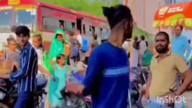 आगरा: आगरा-दिल्ली हाईवे पर युवक का दबंगई में रील बनाते वीडियो इंटरनेट पर हुआ वायरल,युवक की तलाश में जुटी पुलिस