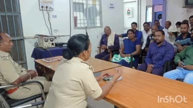 बेमेतरा: दाढी थाना में थाना प्रभारी संतोषी ग्रेस ने विभिन्न गांव के सरपंच ,सचिव व कोटवार की ली बैठक ,सड़क दुर्घटना पर किया चर्चा