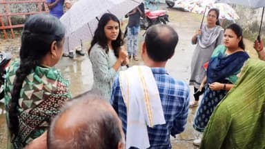 गाडरवारा: कलेक्टर रिजु बाफना ने कठौतिया मतदान केंद्र का किया निरीक्षण