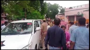 रायबरेली: जिला अस्पताल में जिलाधिकारी ने रैन बसेरा, दिव्यांग पुनर्वास तथा पाइपलाइन के कामों की शिकायत पर लगाई फटकार