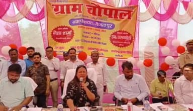 मनकापुर: तरबगंज: बैजलपुर गांव में ग्राम चौपाल के दौरान ग्रामीण ने DM को नाली की समस्या से कराया अवगत