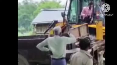 बगहा: भितहा के विभिन्न जगहों से आरा मशीन का किया गया जब्त