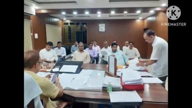 धौलपुर: DM कार्यालय में डीएम ने मतदान केंद्र सुव्यवस्थीकरण के संबंध में राजनीतिक दलों के प्रतिनिधियों के साथ की बैठक