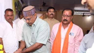 हुज़ूर: ग्राम चोपड़ा में स्कूली बच्चों को भाजपा विधायक रामेश्वर शर्मा ने स्कूल बैग का किया वितरण