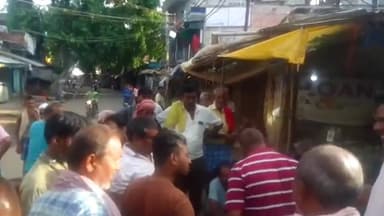 पालीगंज: पालीगंज सब्जी दुकानदारो मे न्यू सब्जीमंडी का निर्माण को लेकर विरोध ,मठ प्रबंधक कमिटी पर अधिक किराया लेने का लगा आरोप